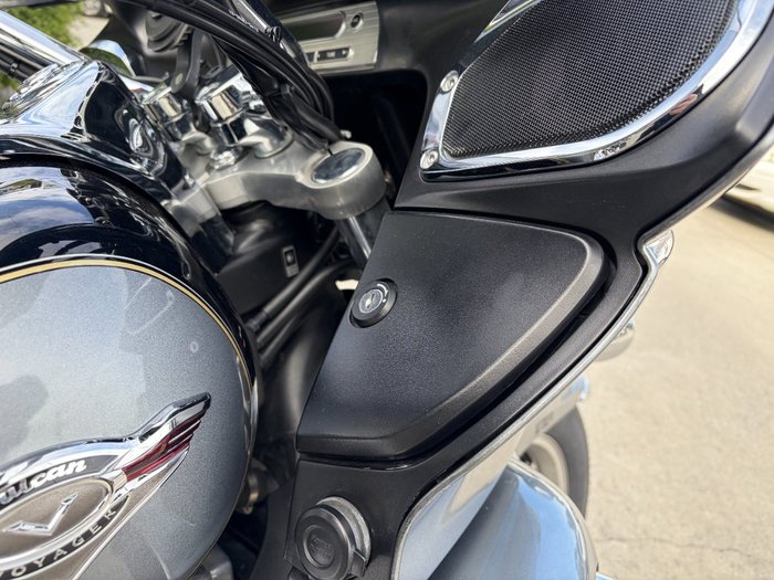 2010 Kawasaki VULCAN 1700 VOYAGER (ABS) Silver