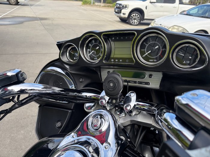 2010 Kawasaki VULCAN 1700 VOYAGER (ABS) Silver