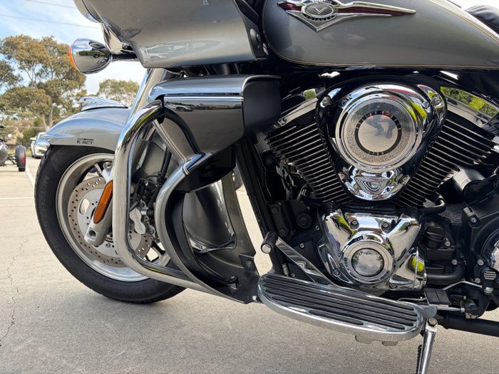 2010 Kawasaki VULCAN 1700 VOYAGER (ABS) Silver