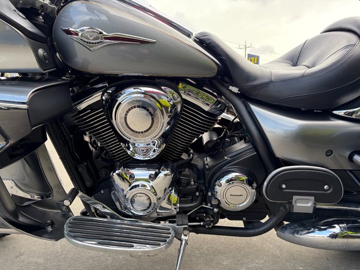2010 Kawasaki VULCAN 1700 VOYAGER (ABS) Silver