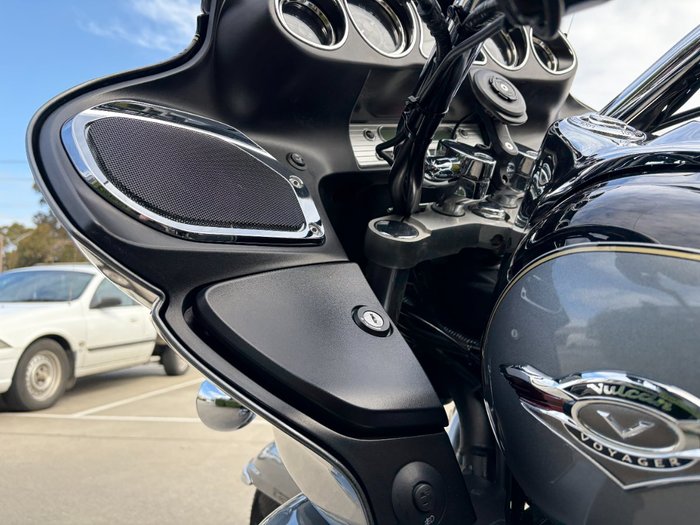 2010 Kawasaki VULCAN 1700 VOYAGER (ABS) Silver