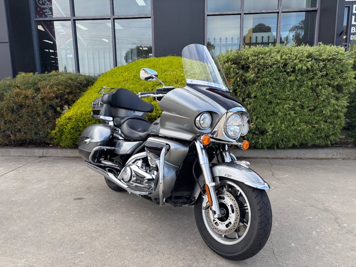 2010 Kawasaki VULCAN 1700 VOYAGER (ABS) Silver