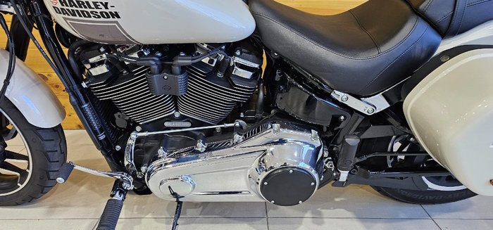 2022 Harley-davidson FLSB SPORT GLIDE (107) WHITE SAND PEARL