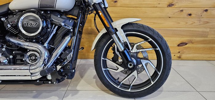 2022 Harley-davidson FLSB SPORT GLIDE (107) WHITE SAND PEARL