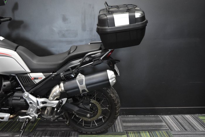 2022 MOTO GUZZI V85 TT TRAVEL Black