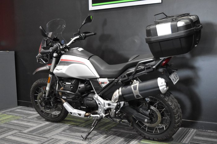2022 MOTO GUZZI V85 TT TRAVEL Black