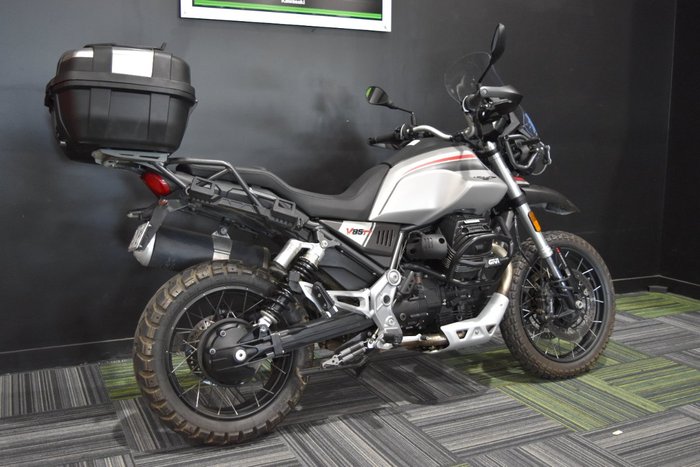 2022 MOTO GUZZI V85 TT TRAVEL Black