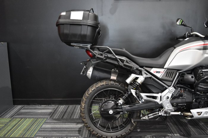 2022 MOTO GUZZI V85 TT TRAVEL Black