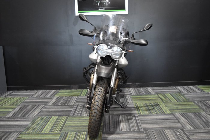 2022 MOTO GUZZI V85 TT TRAVEL Black