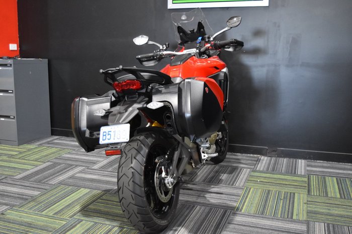 2023 Ducati MULTISTRADA V4 S Red