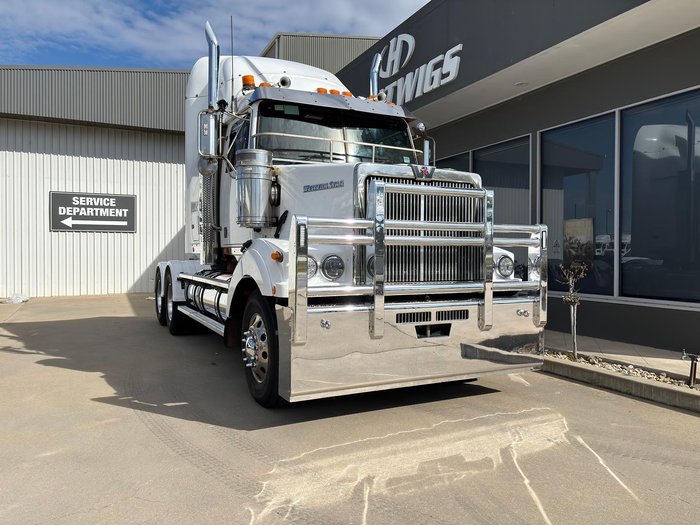 2019 Western Star 4864Fxb With 40