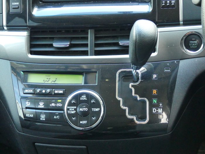 2015 Toyota Tarago GLX