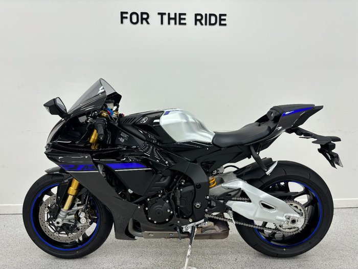2024 YAMAHA YZF-R1 M Black