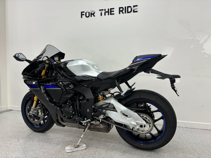 2024 YAMAHA YZF-R1 M Black