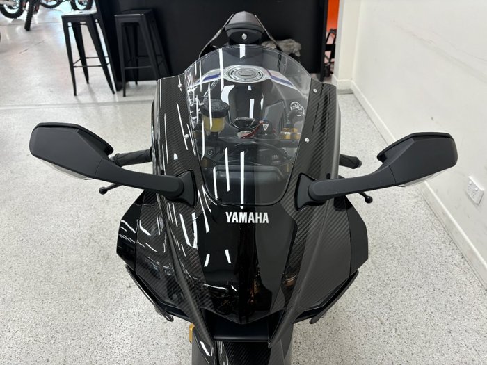 2024 YAMAHA YZF-R1 M Black