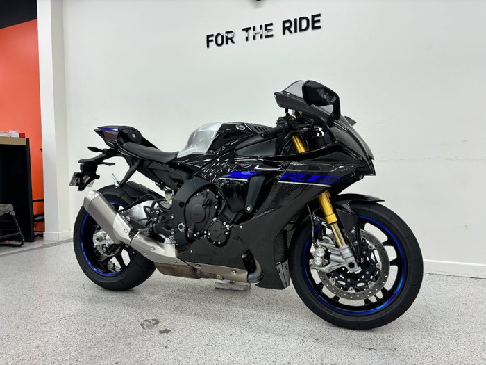 2024 YAMAHA YZF-R1 M Black