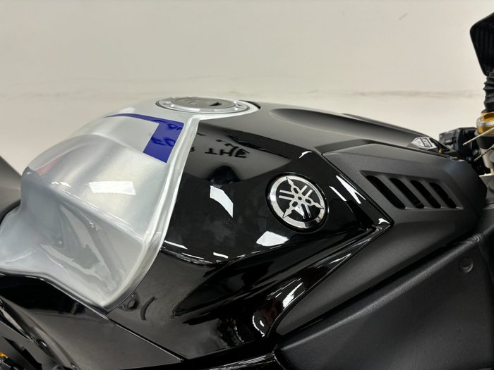 2024 YAMAHA YZF-R1 M Black