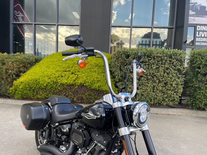 2019 HARLEY-DAVIDSON FLSB SPORT GLIDE Black
