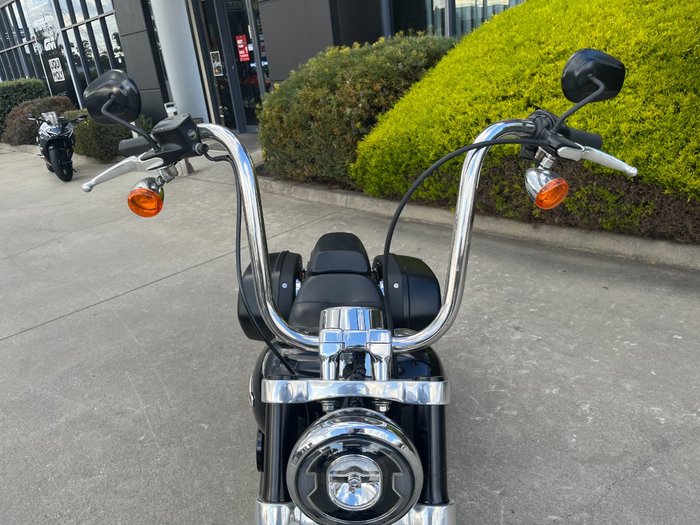 2019 HARLEY-DAVIDSON FLSB SPORT GLIDE Black