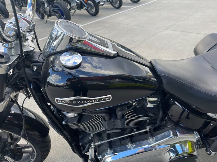 2019 HARLEY-DAVIDSON FLSB SPORT GLIDE Black