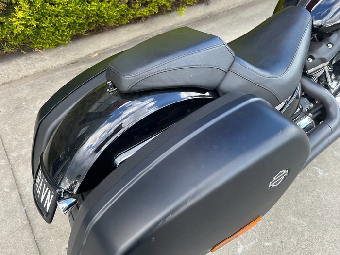 2019 HARLEY-DAVIDSON FLSB SPORT GLIDE Black