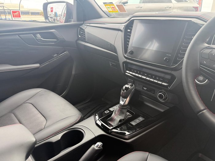 2025 Isuzu D-MAX X-TERRAIN