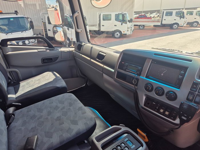 2018 UD PK240 280 AUTO 6x4 Tilt Slide