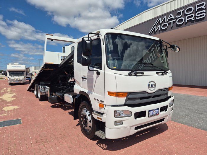 2018 UD PK240 280 AUTO 6x4 Tilt Slide