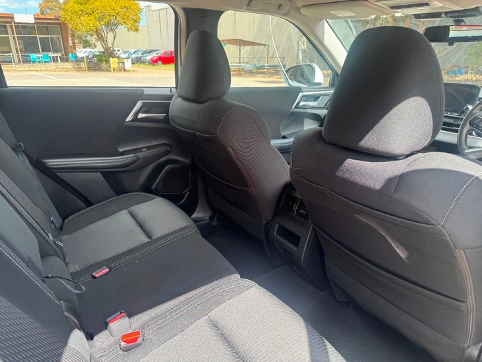 2023 Mitsubishi Outlander ES