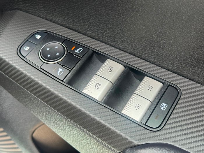 2023 Mitsubishi Outlander ES