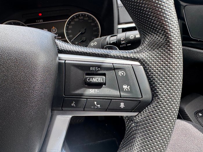 2023 Mitsubishi Outlander ES