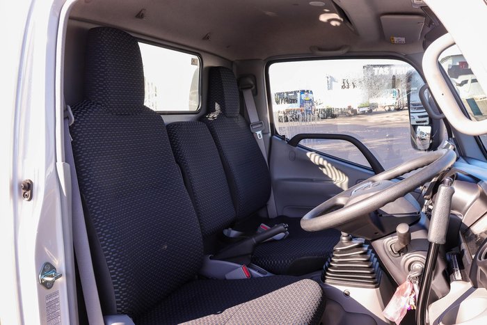 2025 Hino 300 616 At Tipper