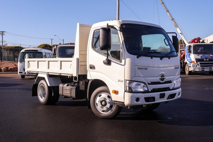 2025 Hino 300 616 At Tipper
