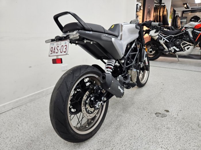 2021 HUSQVARNA VITPILEN 401 grey