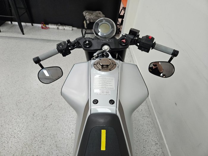 2021 HUSQVARNA VITPILEN 401 grey