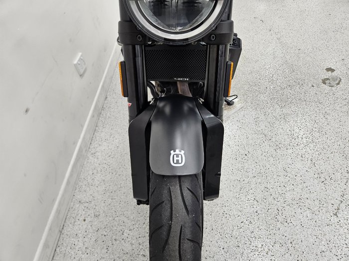 2021 HUSQVARNA VITPILEN 401 grey