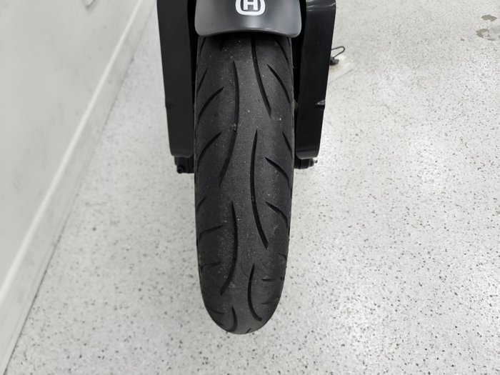 2021 HUSQVARNA VITPILEN 401 grey