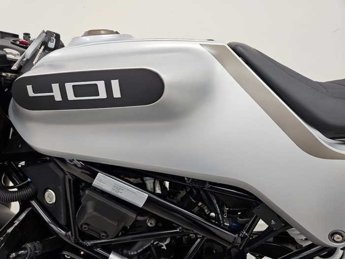 2021 HUSQVARNA VITPILEN 401 grey