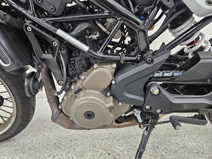 2021 HUSQVARNA VITPILEN 401 grey