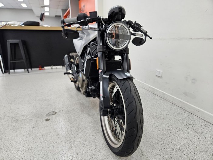 2021 HUSQVARNA VITPILEN 401 grey