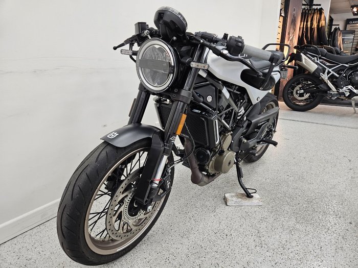 2021 HUSQVARNA VITPILEN 401 grey