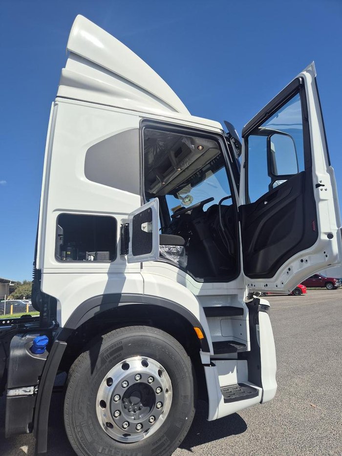 2025 Iveco S-Way AT230