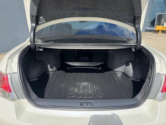 2010 Honda Accord Limited Edition 8th Gen MY10 Brilliant White