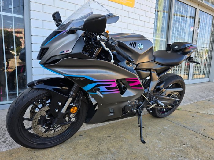 2024 YAMAHA YZF-R7LA GREY