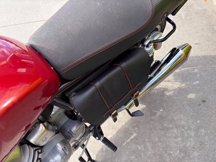 2022 Royal Enfield INTERCEPTOR 650 E5 CLASSIC Red