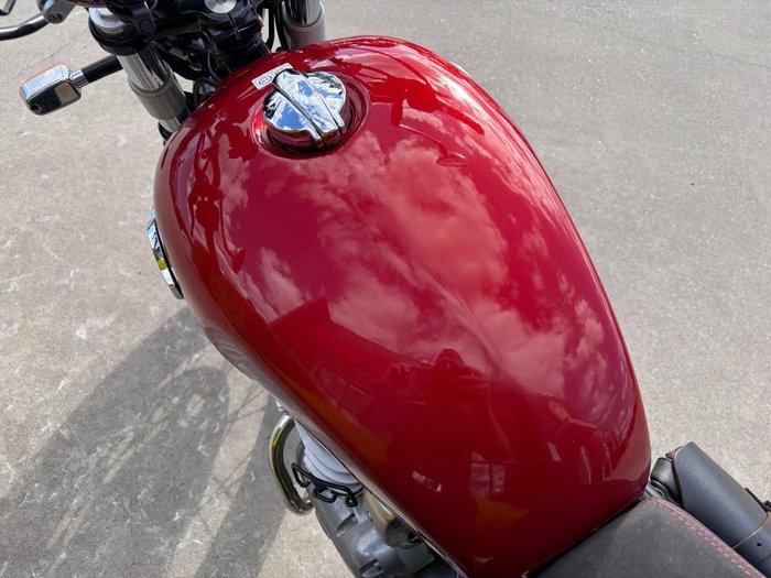 2022 Royal Enfield INTERCEPTOR 650 E5 CLASSIC Red
