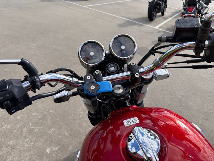 2022 Royal Enfield INTERCEPTOR 650 E5 CLASSIC Red