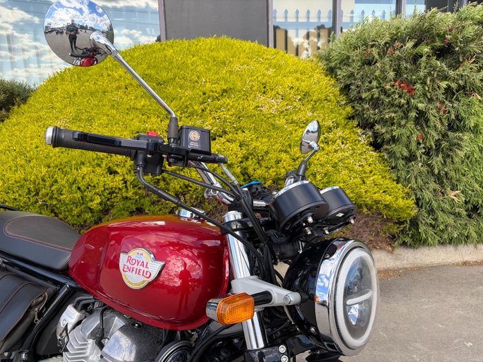 2022 Royal Enfield INTERCEPTOR 650 E5 CLASSIC Red