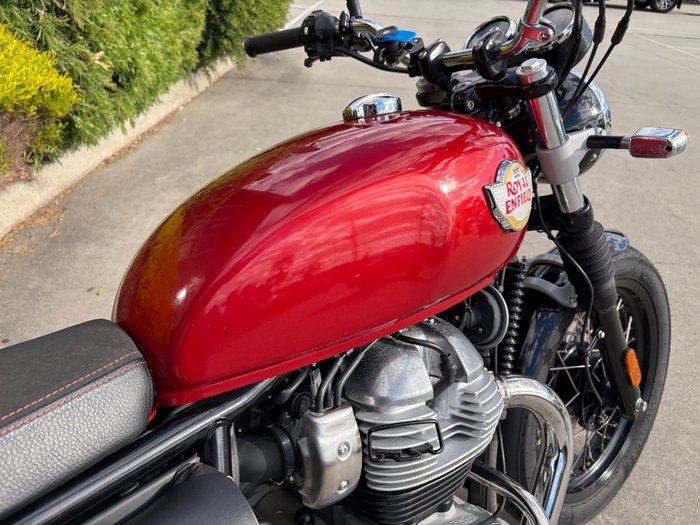 2022 Royal Enfield INTERCEPTOR 650 E5 CLASSIC Red