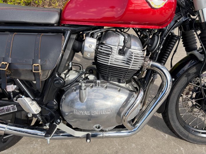2022 Royal Enfield INTERCEPTOR 650 E5 CLASSIC Red